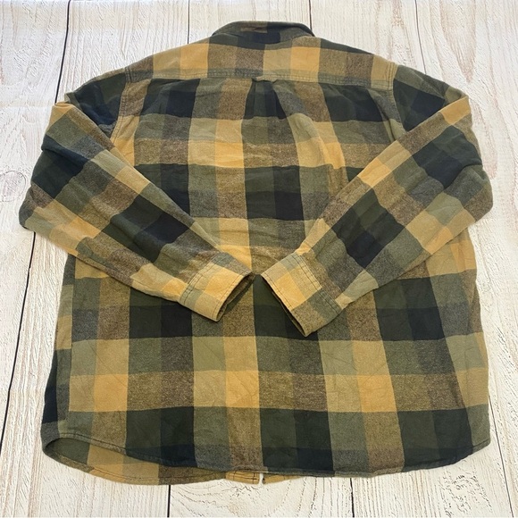 Woolrich Men's Casual Plaid Button down shirt XL - Picture 5 of 9